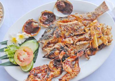 バリ島 ウルワツ寺院でケチャックダンス6